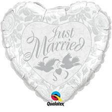 18 HEART JUST MARRIED WHITE & SILVER         5PZ MC100